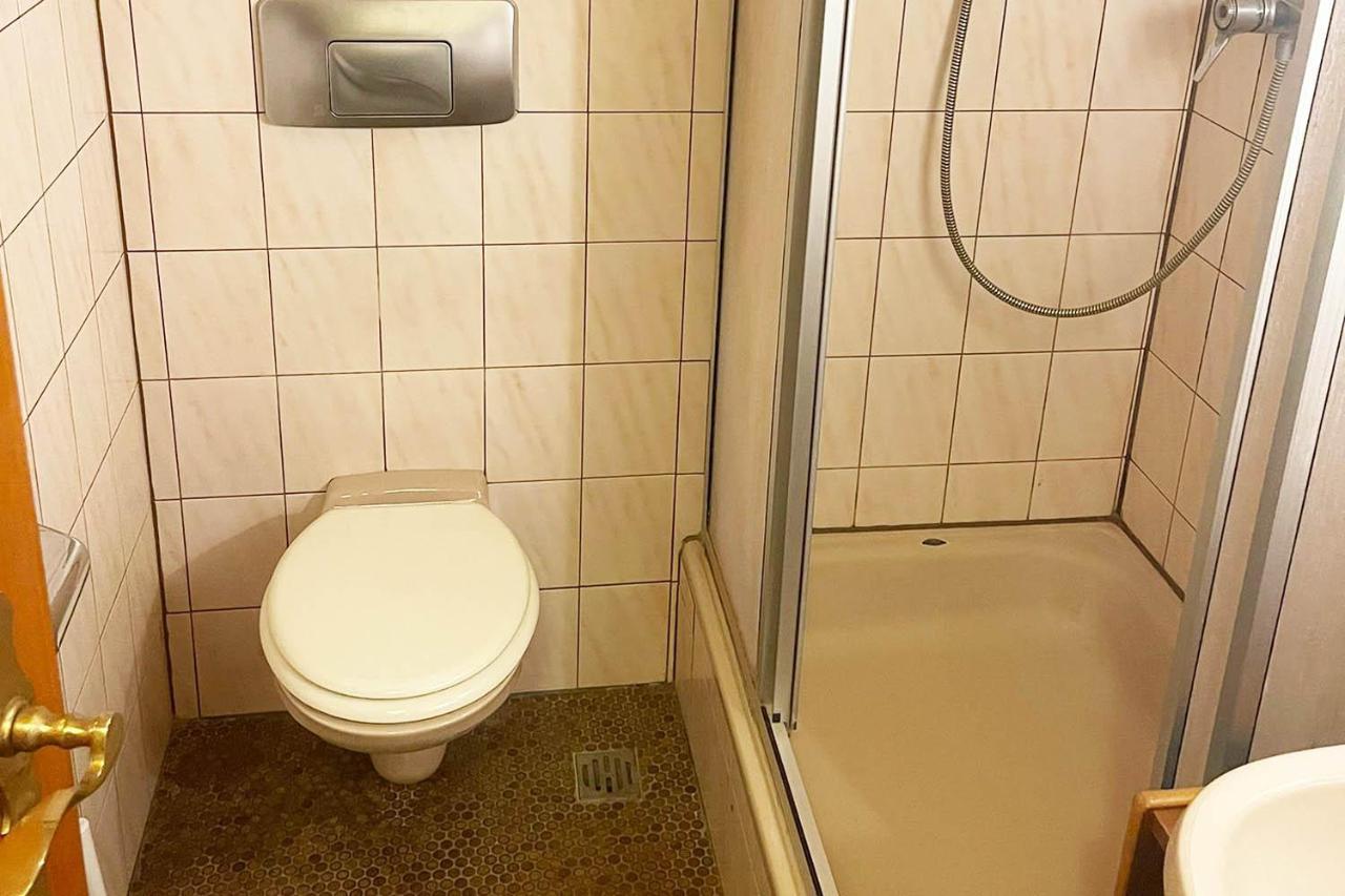 One Room Apartment In Бергиш Гладбах Екстериор снимка