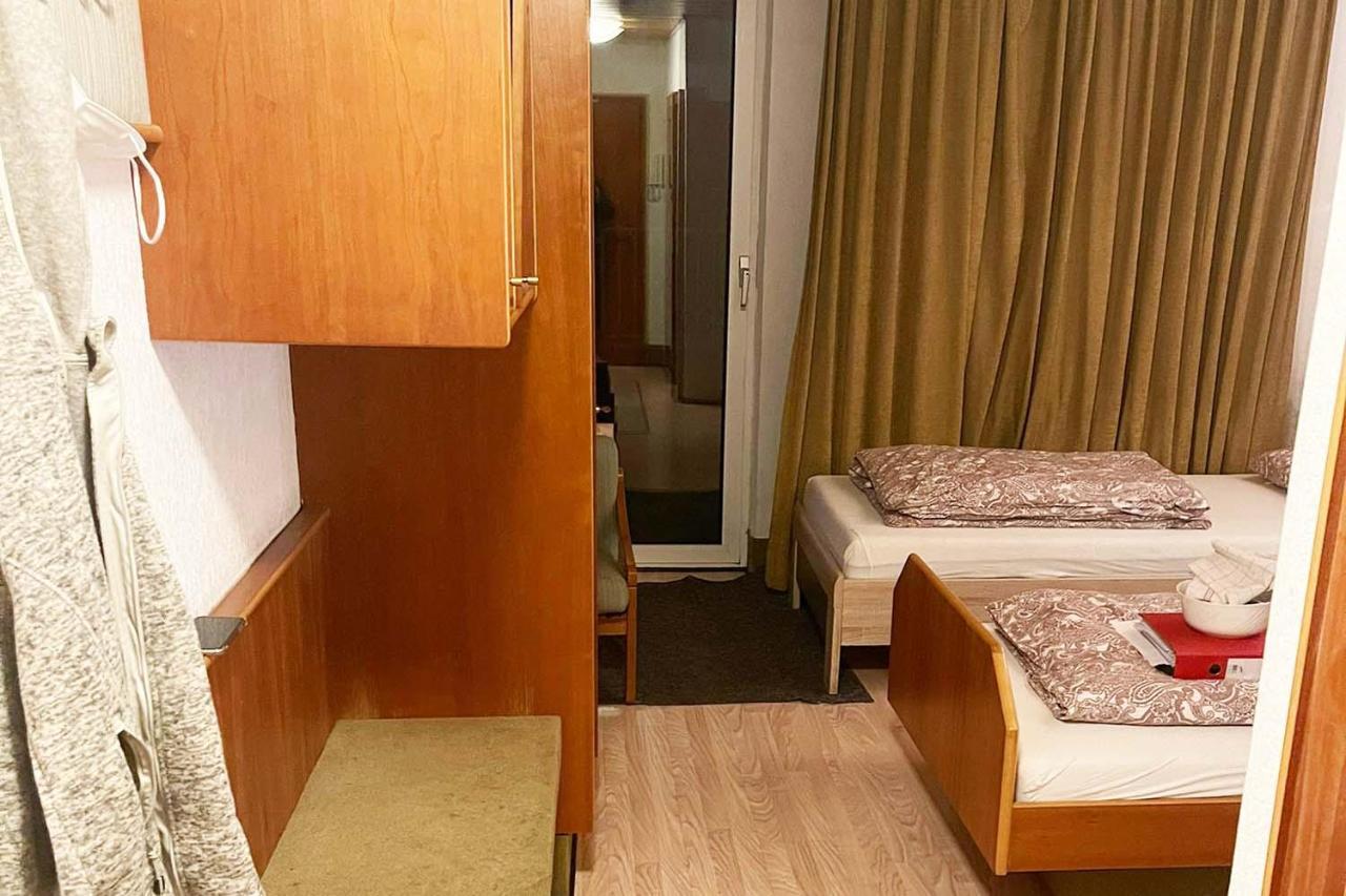 One Room Apartment In Бергиш Гладбах Екстериор снимка