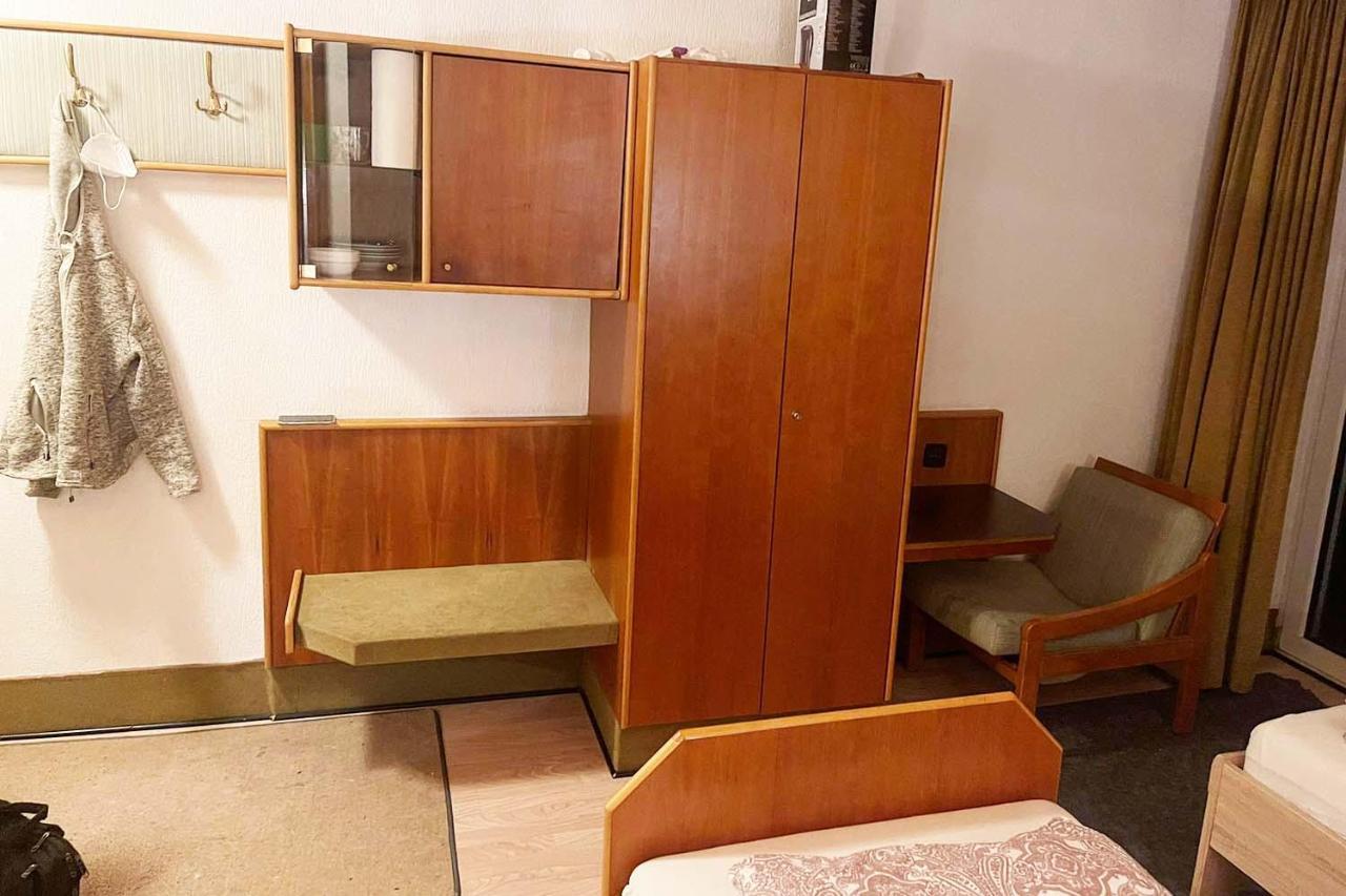One Room Apartment In Бергиш Гладбах Екстериор снимка