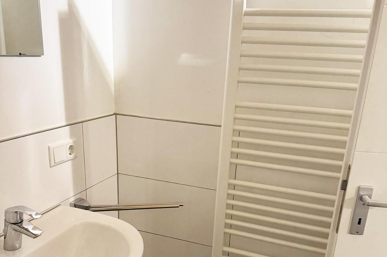 One Room Apartment In Бергиш Гладбах Екстериор снимка